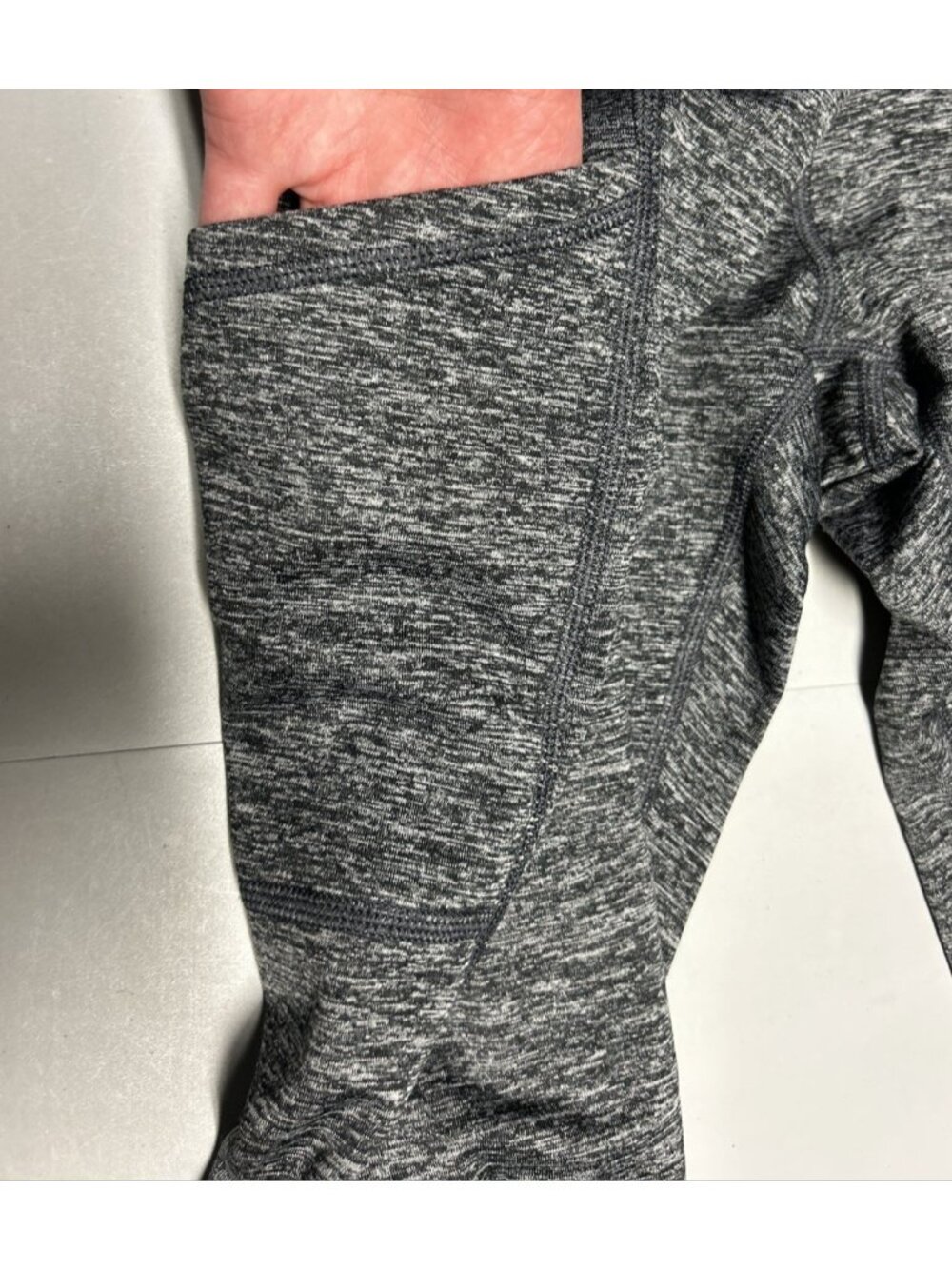Aerie Chill Play Move Leggings Leg Pocket Gray Size L NWT - Picture 3 of 5